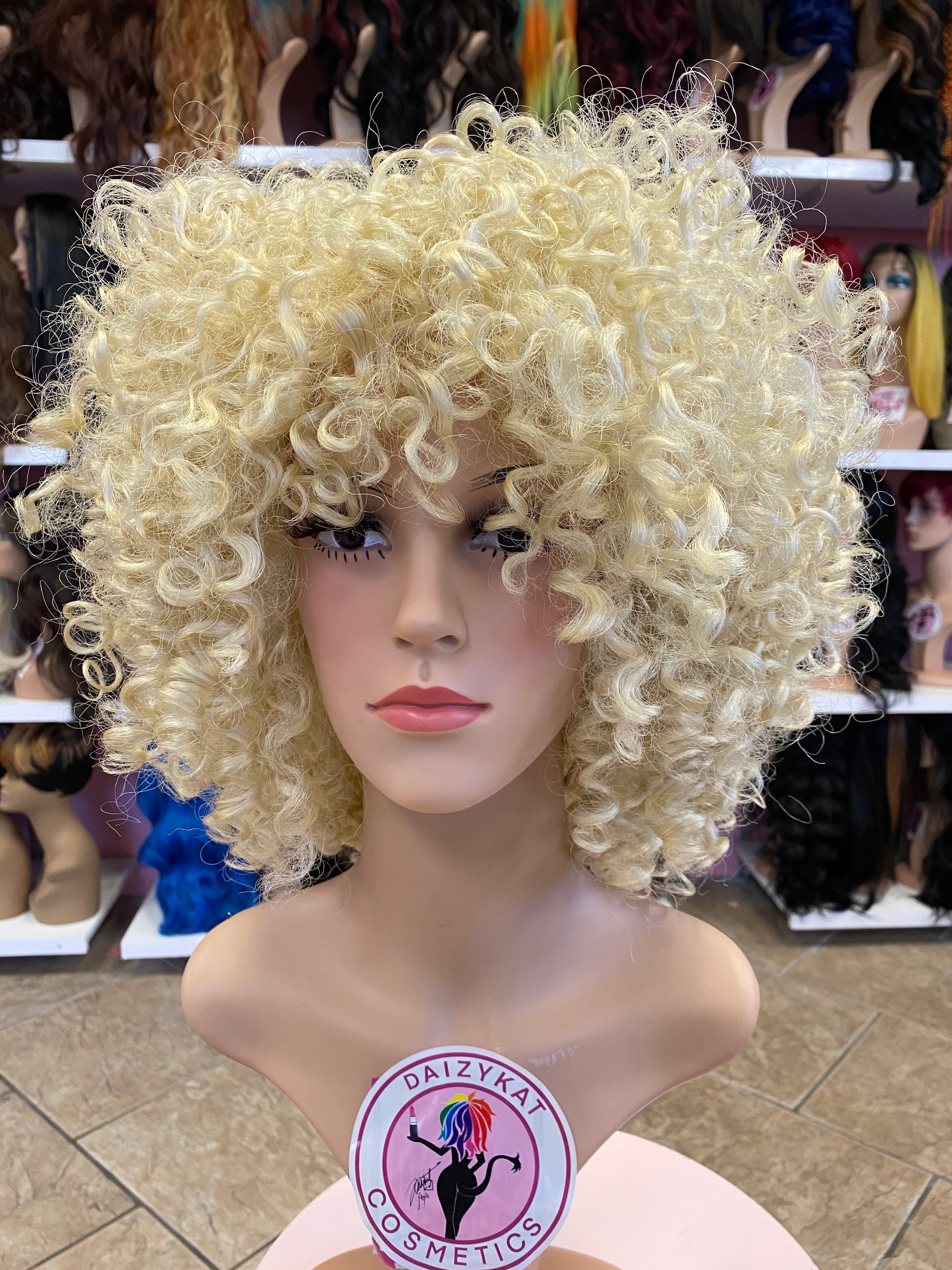 504 Gianna - Short Curly Wig - 613 - DaizyKat Cosmetics 504 Gianna - Short Curly Wig - 613 DaizyKat Cosmetics Wigs